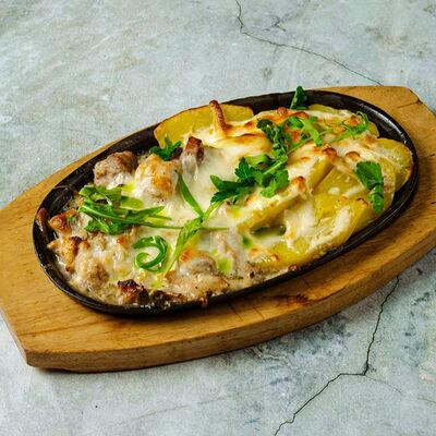 Жаркое по-домашнему в сковороде в Moloko по цене 660 ₽