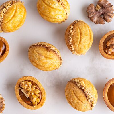 Печенье Орешек с вареной сгущенкой и грецким орехом в Мамин Cake по цене 75 ₽