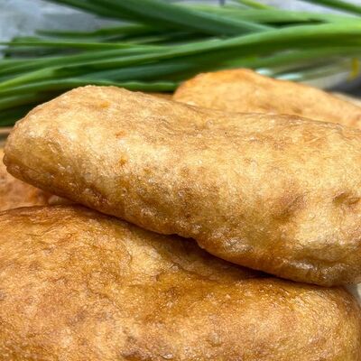Свежий пирожок с картошкой в Шаурма и лаваш по цене 75 ₽
