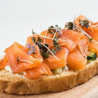 Брускетта с лососем в Градус Баллинга
