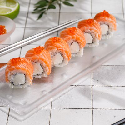 Филадельфия с лососем и красной икрой в ЛарисуВаннуХочу по цене 790