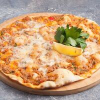 Лахмаджун с сыром в Локанта