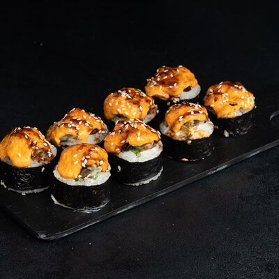 Запеченные роллы с мидиями в Sushi Yoshitake Omakase по цене 645 ₽