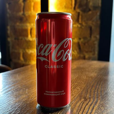 Coca-Cola в Momoo по цене 5 р.