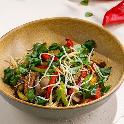 Гриль-салат с индейкой в Мангал&Грузия по цене 750 ₽