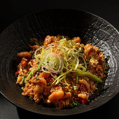 Рис жареный с креветкой в UMI Asian kitchen & bar по цене 760 ₽