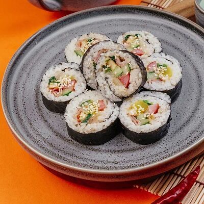 Кимпаб с охотничьими колбасками в Chigun по цене 235