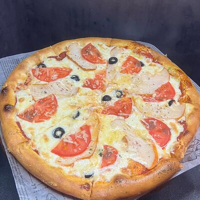 Пицца копченая в Лось Лосось по цене 850 ₽