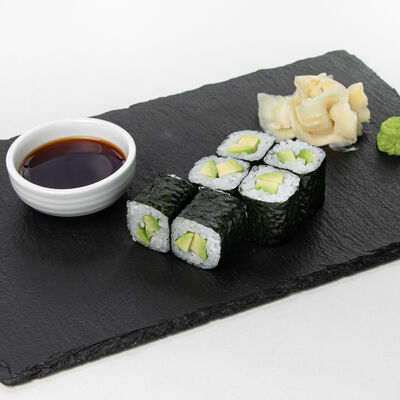 Мини-ролл с авокадо в Сакура по цене 95 ₽