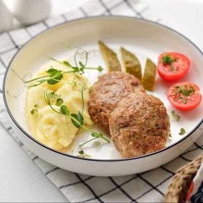 Котлеты куриные в Охота есть по цене 449 ₽