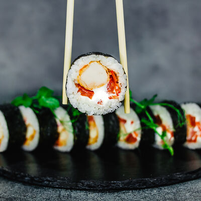 Ролл Футо с курицей в Багс Банни от кафеМафия по цене 290