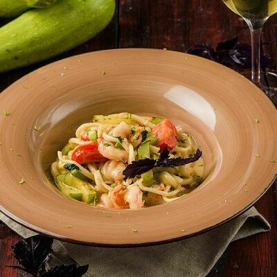 Паста с цукини и креветками в Баклажан в ТЦ 