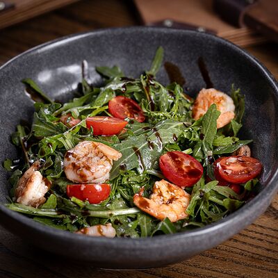 Руккола с креветками в Luna Dostyk по цене 3890 ₸