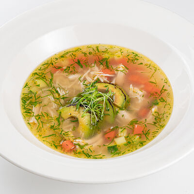 Куриный суп и авокадо в Sangre Fresca по цене 640 ₽