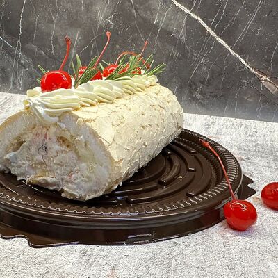 Меренговый рулет с вишней кусок в МакоФФка Вкуса по цене 361 ₽