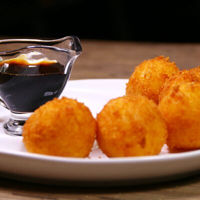 Сырные шарики Эларджи в Пхали-Гали по цене 450 ₽