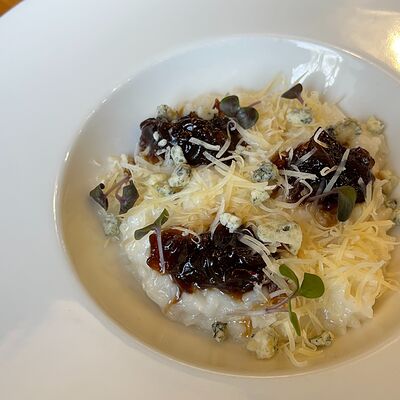 Ризотто с луковым конфитюром и сыром дор блю в PastaBar по цене 24 р.