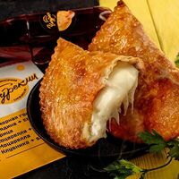 Чебурек с моцареллой в Чебурекми