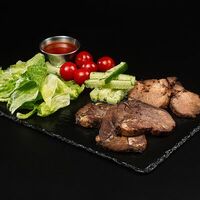 Закуска под крепкое в Harats Pub