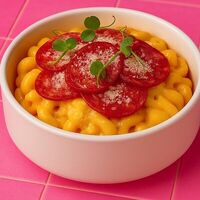 Мак энд Чиз с чоризо в Hustle Bar & Cafe