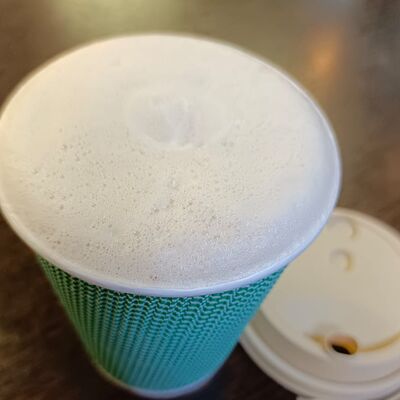 Латте на безлактозном молоке в Чайный волшебник по цене 290 ₽