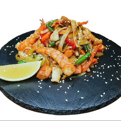 Вок с морепродуктами в Суши Панда по цене 599 ₽