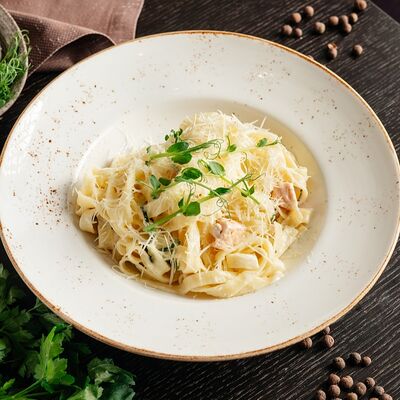 Тальятелле с лососем в Crazy Hunter по цене 850 ₽