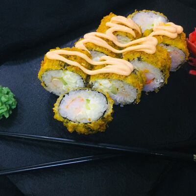 Горячий ролл Креветка в Sushiko по цене 749 ₽