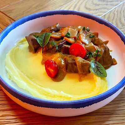 Телячьи Щечки в картофельном пюре в Смокер по цене 820 ₽