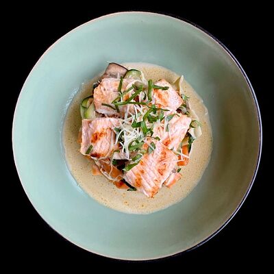 Овощное папарделли с лососем в сливочном соусе в Сохо по цене 770