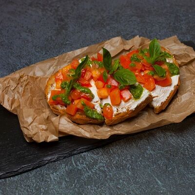 Брускетта с помидорами в #proсчастье по цене 220