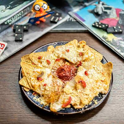 Горячий начос с халапеньо и сыром в Элли Лагер по цене 740 ₽