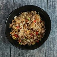 Жареный рис с курицей в Is Ku Sushi Ramen Bar