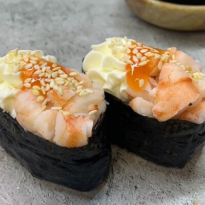 Суши с креветкой чиз в Fenix Sushi по цене 250 ₽