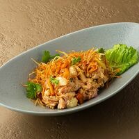 Салат Кензо с цыплёнком и опятами в ТОКИО-CITY