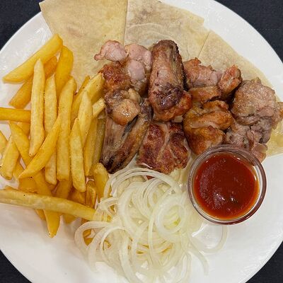 Курица на угляхв Чойхона Хаким Ака по цене 420 ₽