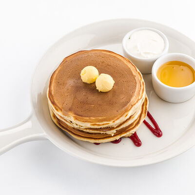 Классические панкейки в Udcкафе Upside Down Cake по цене 390 ₽