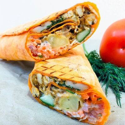 Шаурма в сырном лаваше большая в Шаурма от души по цене 390 ₽