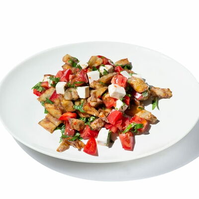 Салат с хрустящими баклажанами в ЭкоРолл по цене 612 ₽