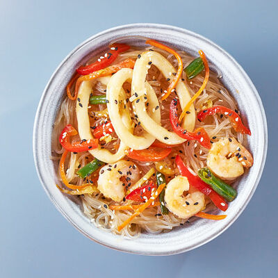 Фунчоза с морепродуктами терияки и овощами в Галерея Суши по цене 519 ₽