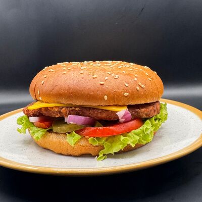 Бургер с говядинойв Istanbul Шаурма Халяль по цене 619 ₽