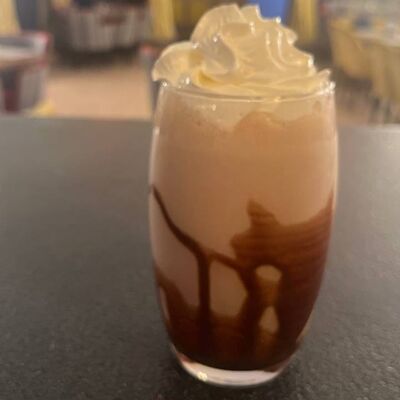 Молочный коктейль Шоколадный в Эрмитаж по цене 360 ₽