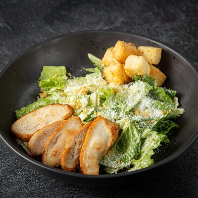 Цезарь с куриной грудкой в Fish Point по цене 850 ₽