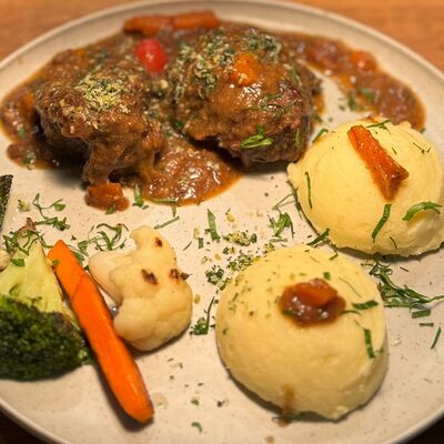 Томленые телячьи щечки в Trattoria Siesta по цене 1320 ₽