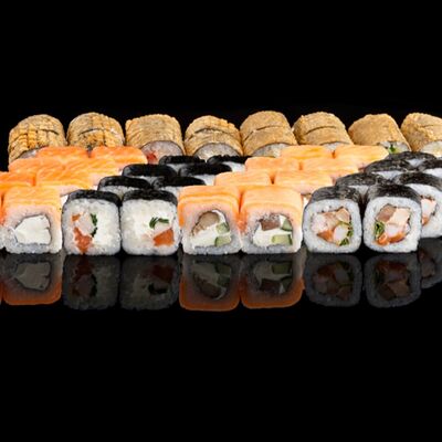 Набор Сытый самурай в Sushi & Rollzz по цене 2905 ₽