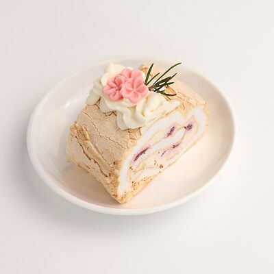 Меренговый рулетв Кофе Крафт по цене 420 ₽