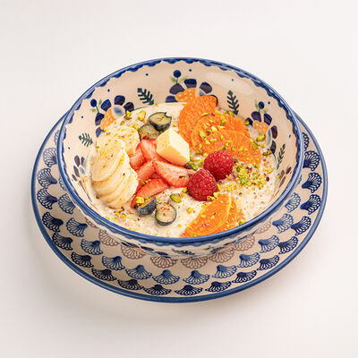 Каша овсяная с фруктами и орешками в Сыроварня по цене 87000 сум