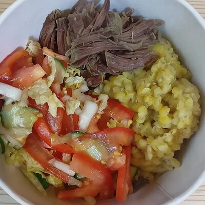 Тарелка с говядинойв Сбалансированные тарелки по цене 780 ₽