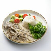 Говядина с грибами в сливочном соусе в Rabbit