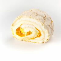 Рулет меренговый с манго и маракуйей в 7:35 Заря & KitaEast